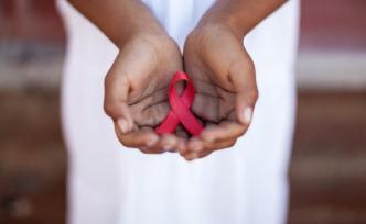 世界艾滋病日：近年新增感染者呈“兩頭翹”趨勢