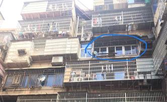 法子英勞榮枝南昌滅門案現(xiàn)場(chǎng)：鄰居貼符咒，附近老住戶仍心悸