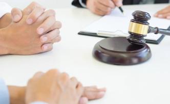 員工曠工3天被解雇一審獲賠9.8萬(wàn)：公司未告知工會(huì)，違法