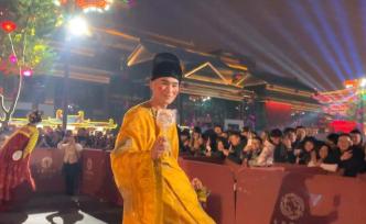 被冷落的“男版不倒翁”：我牽不到游客