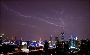 上海一男子家中遭雷击致身体50%二度灼伤