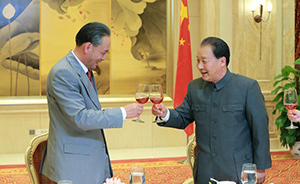 黃亞洲：《鄧小平》中的戲劇沖突與歷史事實