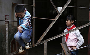 數百學生去上學發現校門被焊死，昆明一學校因租賃糾紛頻放假