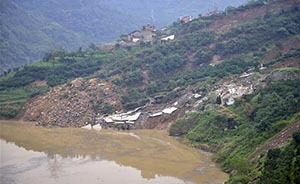 三峽庫區(qū)秭歸縣發(fā)生大面積山體滑坡，一電站整體損毀