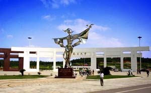 南昌大學“反自主保潔”聯(lián)名書發(fā)起人：捍衛(wèi)校園民主不能動搖