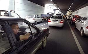 機動車停車3分鐘應熄火？南京防污染新招引關注