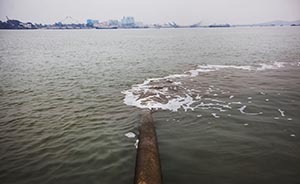 環(huán)保部督辦黑廠仍照常排污,地方環(huán)保部門被指睜只眼閉只眼