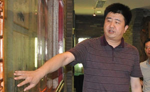 立案11天后，上海金楓酒業(yè)原總經(jīng)理董魯平被批捕