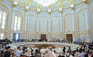 习近平上合组织杜尚别峰会上倡议商签反极端主义公约