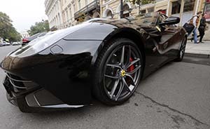 歐美對俄制裁升級，俄羅斯威脅限制西方汽車和服裝進口