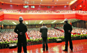 有人為“出事”的人喊冤，黨報駁斥稱政治生態(tài)不佳非腐敗理由