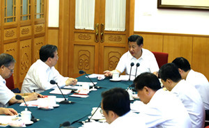 黨報(bào)解讀“習(xí)八點(diǎn)”：思想靈魂深處爆發(fā)革命的黨員干部須習(xí)慣