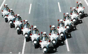 取消十年后，中國重新恢復(fù)國賓車隊摩托車護衛(wèi)禮儀