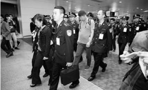 美女老板外逃菲律賓被抓回：躲在貧民區(qū)送外賣(mài)，一人苦撐兩年