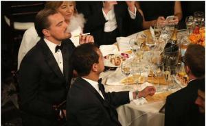 牛津词典今年选出的年度词是Vape，就是小李抽的电子烟