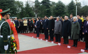 劉少奇誕辰116周年，俄籍長孫阿廖沙到湖南寧鄉(xiāng)緬懷