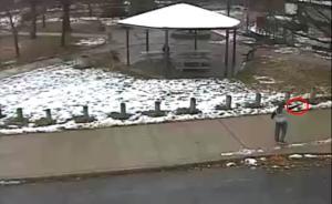 美警察执法争议再起，警员击杀12岁持玩具枪儿童视频公布