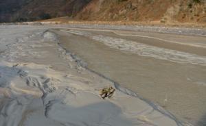 云南东川再现“牛奶河”河水一天三变，官方已锁定排污企业