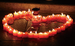 外滩踩踏事件时间轴：时光不能倒流，只愿逝者安息