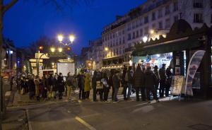 新一期《查理周刊》遭瘋搶，將加印至500萬份出多國語言版