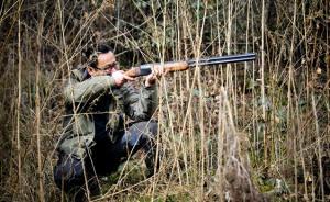 探访绵阳合法狩猎场：超万亩猎场会费十万，配滑膛枪打野猪