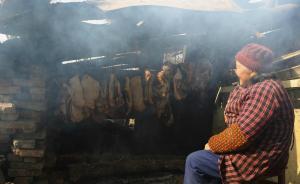 重慶稱(chēng)煙熏臘肉為PM2.5污染源，當(dāng)街熏制最高罰款五千