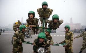 答澎友| 印度人閱兵時為什么要騎摩托車疊羅漢？