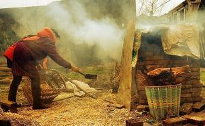 政府管熏臘肉被疑懶政，黨報(bào)：都是群眾，企業(yè)能限你為啥說(shuō)不