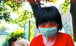 云南按摩女“搜身讨10元服务费”被判抢劫罪，警方疑涉刑讯