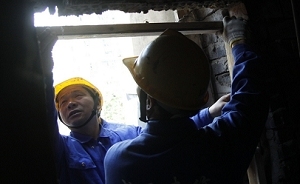 上海虹口塌楼调查：拆房公司老板涉嫌非法出租待拆房