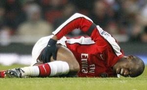 誰是足壇第一玻璃人？9年傷了42次，白拿四年工資