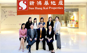 香港“世紀(jì)涉貪案”開(kāi)審時(shí)刻，新鴻基80后三代準(zhǔn)備接班