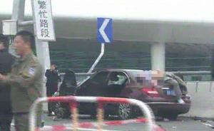 深圳機(jī)場(chǎng)奔馳車禍?zhǔn)掳l(fā)地已立警示牌，女司機(jī)墜橋身亡謎團(tuán)待解