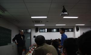 人民日?qǐng)?bào)批“文必引西方”：一味“拿來”反映理論工作者自卑