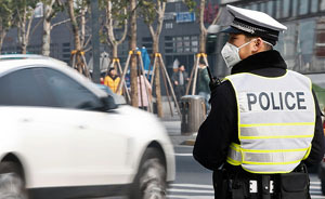 网民骂交警“孬种”被拘，兖州公安称全部案情不便发布