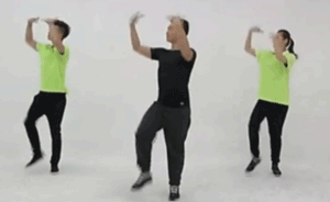 体育总局版广场舞“小苹果”：节奏欢快，动作简单，老少咸宜