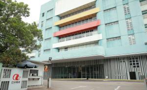 香港特区政府宣布不向亚视续牌，系香港广播史上首次