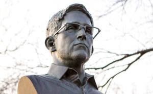 直擊|紐約神秘藝術(shù)家將斯諾登雕像放入公園，當(dāng)日被官方拆除