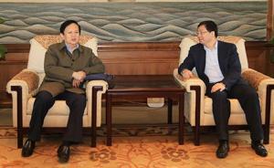 人民日?qǐng)?bào)社負(fù)責(zé)人組團(tuán)赴清華授課，講授馬克思主義新聞?dòng)^