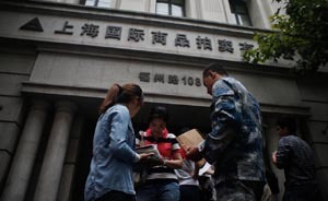 5月11.4萬人爭搶滬牌，人數(shù)再創(chuàng)新高