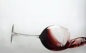 貴州未成年少女被5執(zhí)法人員洗浴城灌酒致死？官方：正在調(diào)查