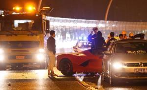 直击|上海雨夜法拉利超跑高架失控撞毁，2250万化作废铁