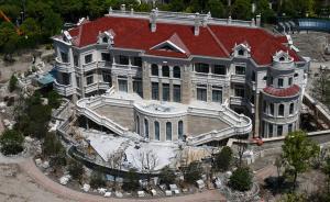 浦东官方回应“公共绿地建豪华楼”：不能用于商业或企业办公