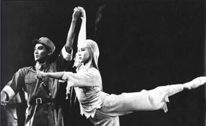 黃世仁的轉(zhuǎn)折點：劉少奇加了一場“槍斃黃世仁”的戲