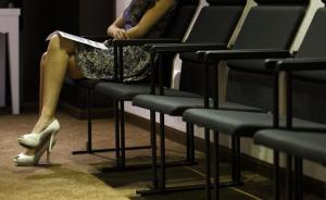 上海40余歲富豪擲700萬征婚未果，起訴婚介拿回400萬