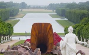 又有一件藝術(shù)品在凡爾賽宮“撒野”