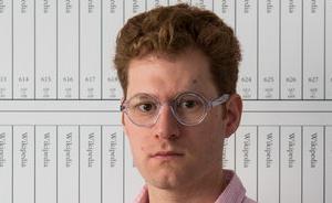 把維基百科全部7600卷詞條印出來(lái)！不是行為藝術(shù)？