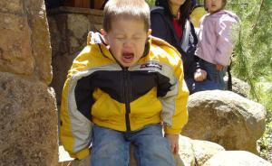 父母的永恒博弈，家里的熊孩子到底谁来收拾？