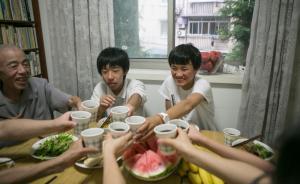 “西海固”孩子在上海的一天：學(xué)會(huì)過馬路，感慨游泳池浪費(fèi)水