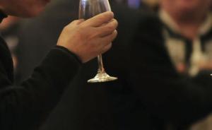 溫州一體育局官員逼女教練吃飯陪酒，當?shù)丶o委介入調查